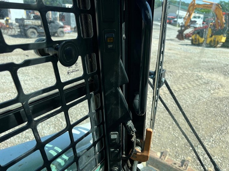 2019-bobcat-t870-image-24