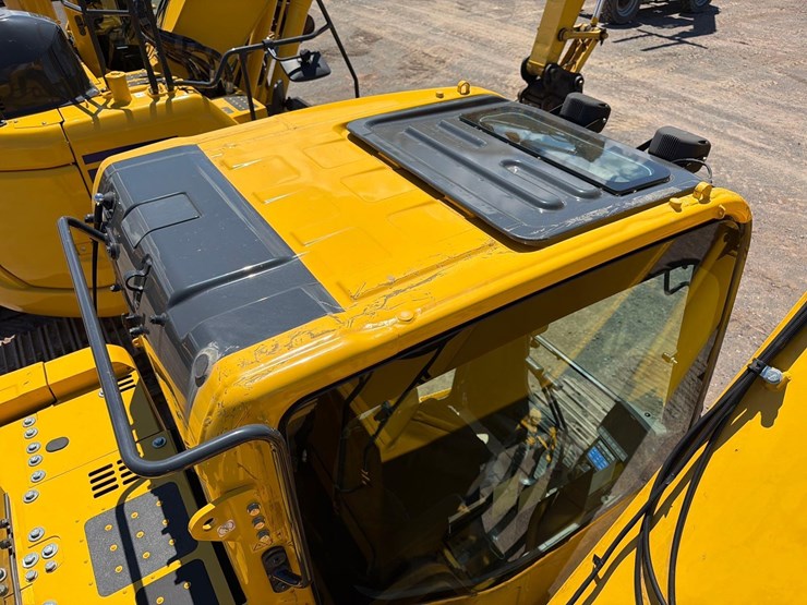 komatsu-pc238us-lc-11-image-22