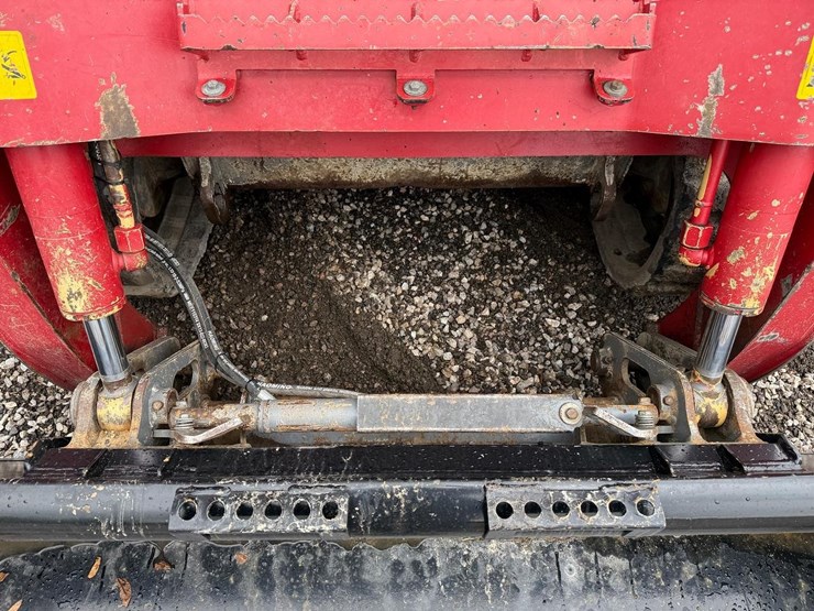 2022-takeuchi-tl12r2-image-10