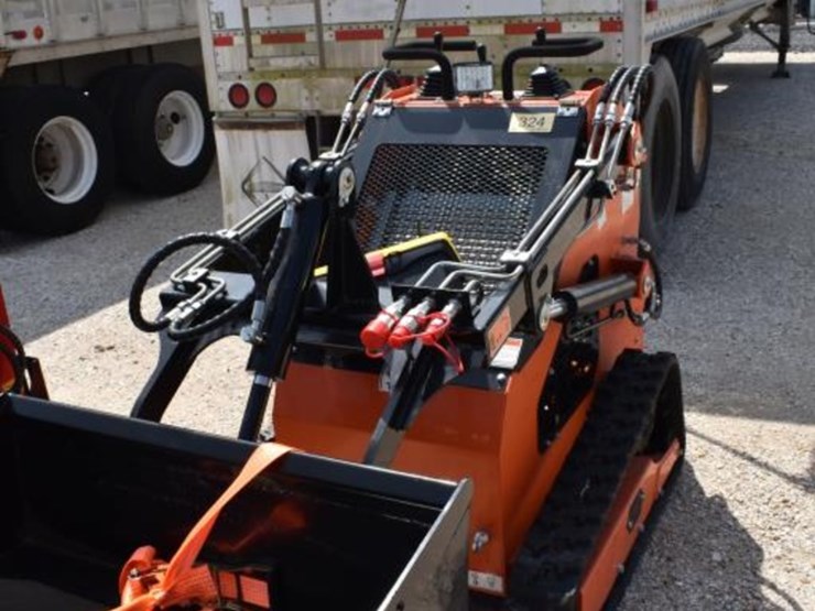 sl36c-mini-skid-steer-(serial-#-36cj2603098)-image-1