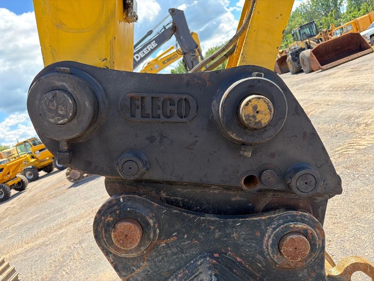 komatsu-pc238us-lc-11-image-20