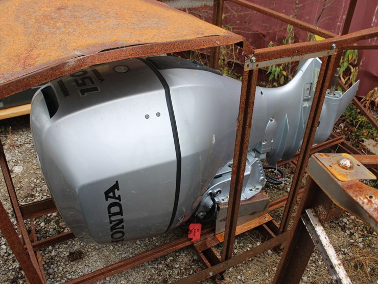 honda-150-vtec-4-stroke-outboard-boat-motor-image-3