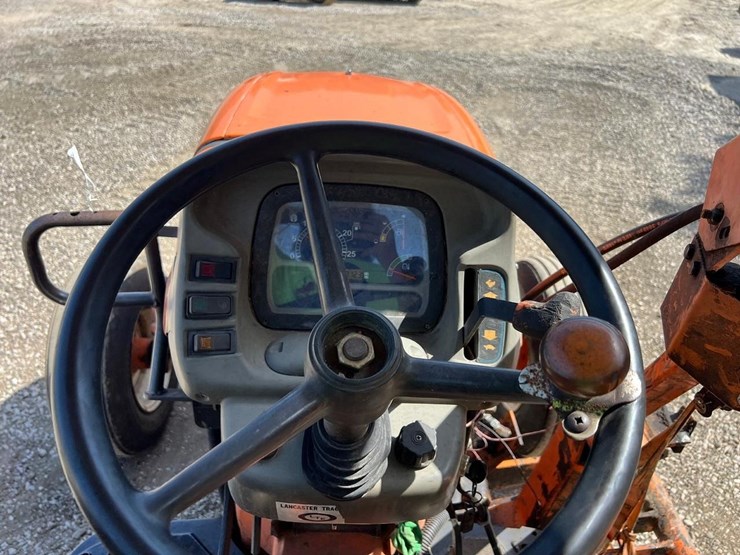 new-holland-tn70a-image-21