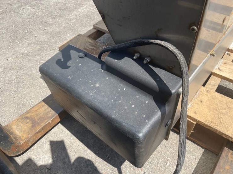 #4888-•-boss-exact-path-broadcast-spreader-image-6