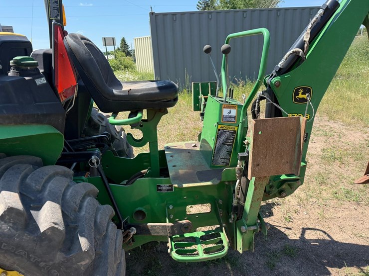 john-deere-3032e-image-13