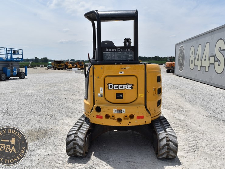 2020-deere-35g-image-4