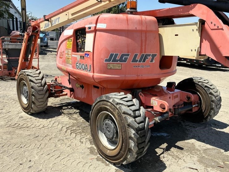 2002-jlg-600aj-image-16