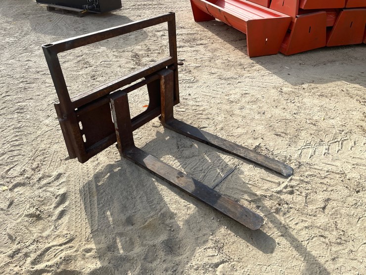 #3398-•-skid-steer-fork-attachment-image-3