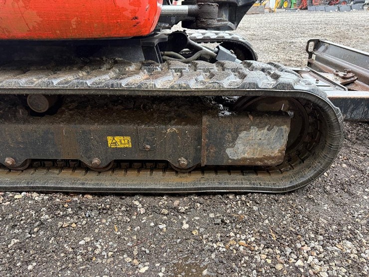 2019-kubota-kx040-image-13