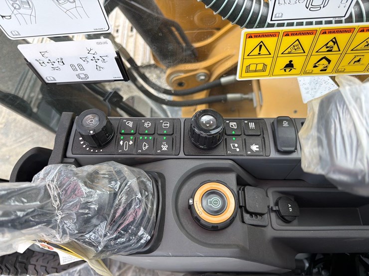 caterpillar-320-image-31