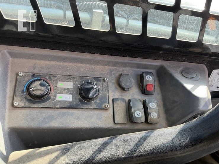 2024-hyundai-ht100v-image-17