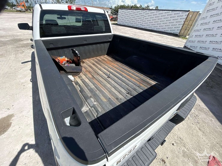 2016-chevrolet-silverado-1500-image-11