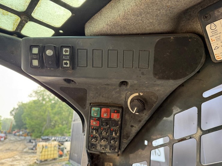 2019-deere-331g-image-22