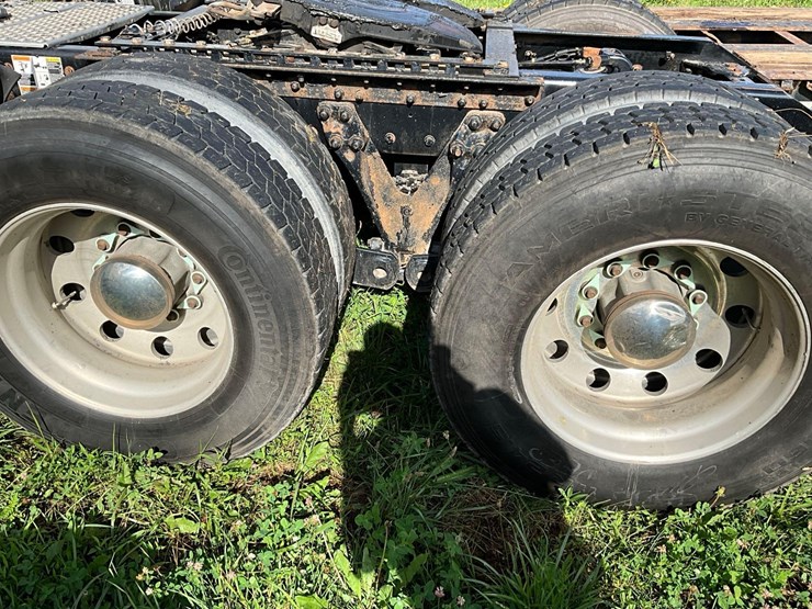 2021-kenworth-t880-image-27