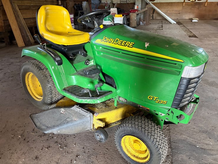 john-deere-235-image-3