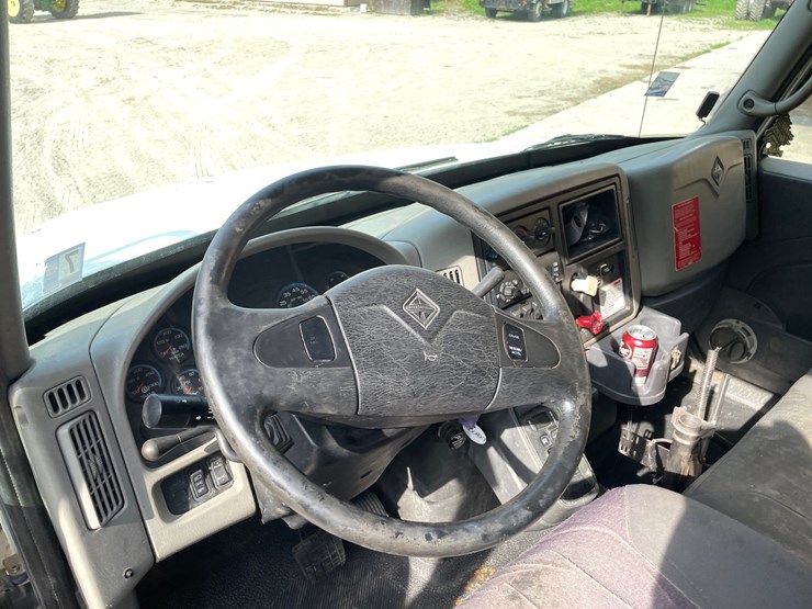 2010-international-durastar-4400-image-46