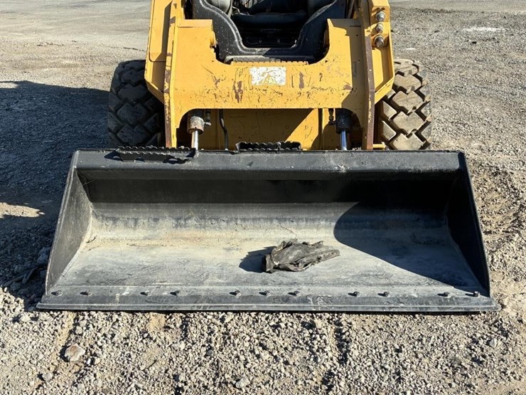 2015-caterpillar-262d-image-7
