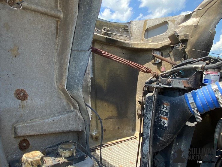 2001-kenworth-t800-image-12