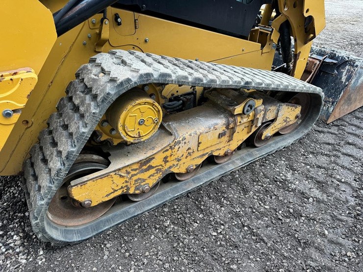 2023-caterpillar-259d3-image-19