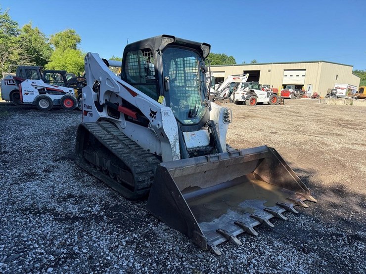 2019-bobcat-t740-image-6