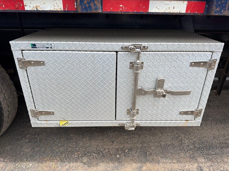 2016-kenworth-t880-image-14
