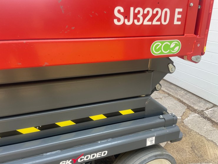 #102-•-2025-skyjack-sj3220e-scissors-lift-image-34