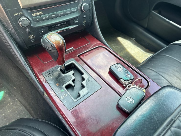 #84005-•-2005-lexus-gs300-image-13