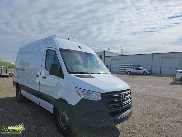 2020-mercedes-benz-sprinter-c240-turbo-diesel-cargo-van-image-2