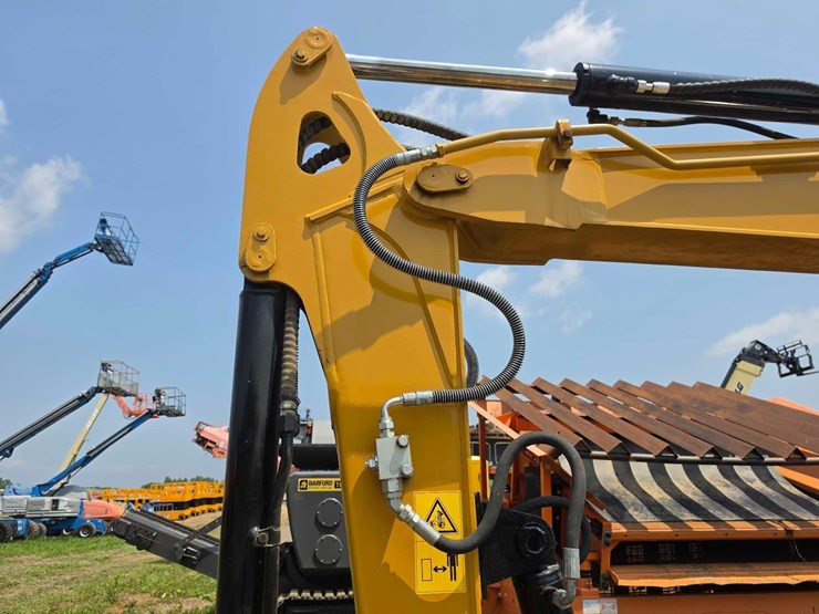 caterpillar-306e-image-16