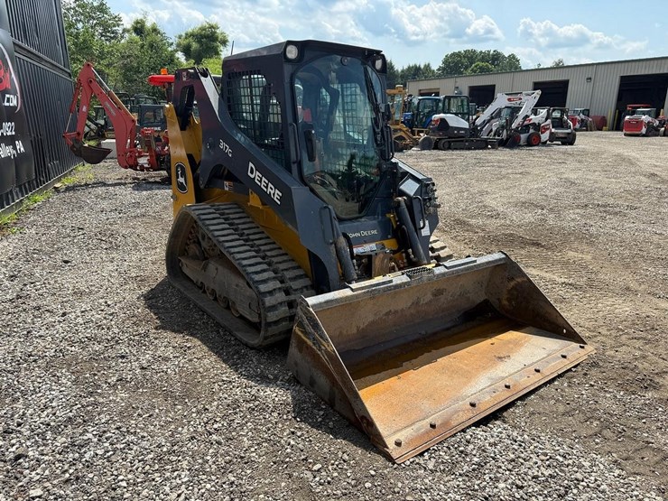 2022-deere-317g-image-6