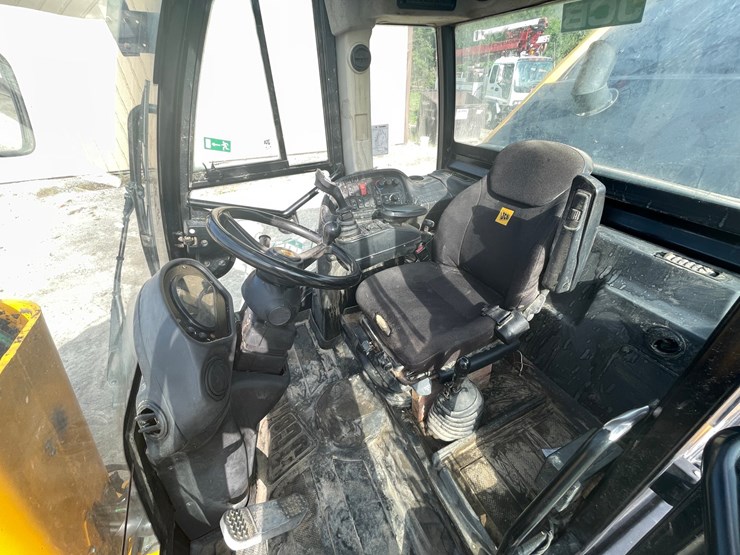 jcb-tm320-image-37