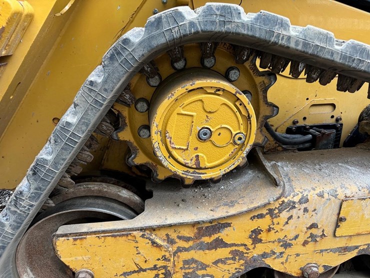 2023-caterpillar-259d3-image-21