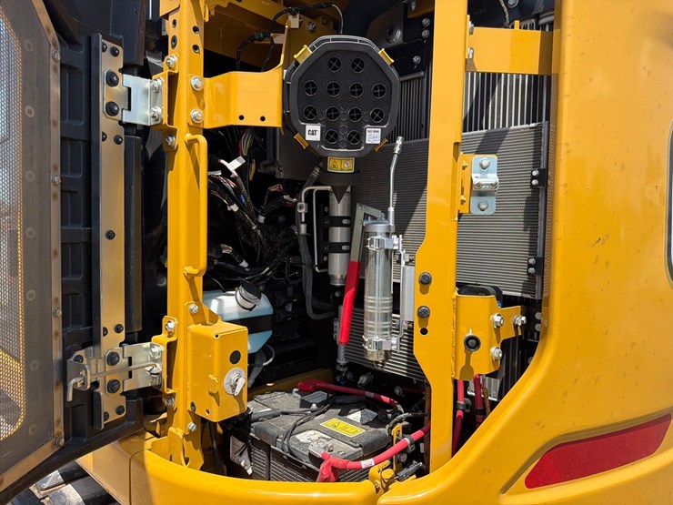 caterpillar-315-gc-image-13