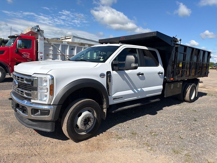 2024-ford-f550-image-2