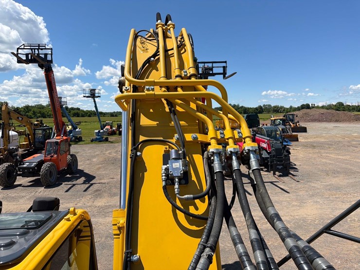 komatsu-pc238us-lc-11-image-24