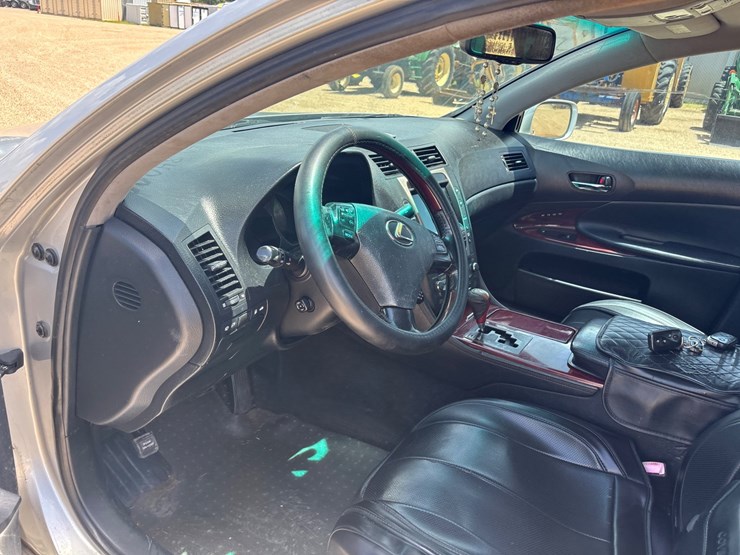 #84005-•-2005-lexus-gs300-image-10