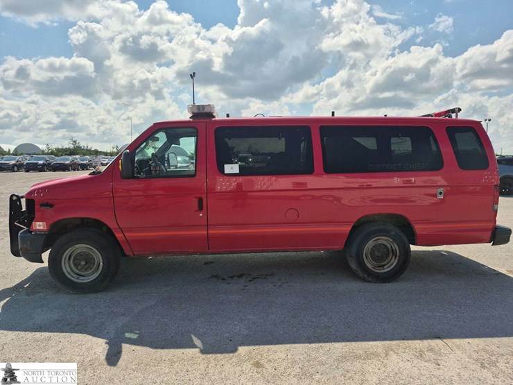 2012-ford-cargo-image-8