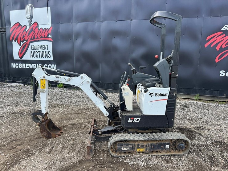 2022-bobcat-e10-image-3