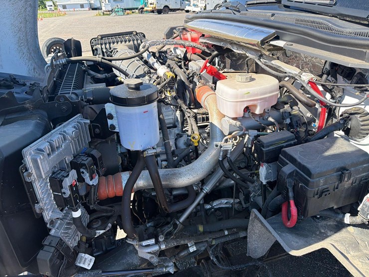 chevrolet-6500-image-10