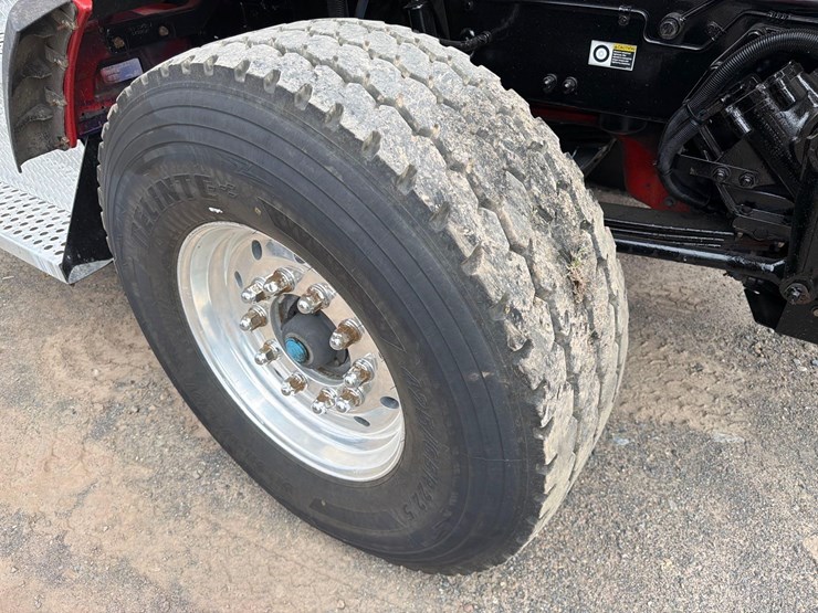 2015-kenworth-t880-image-19