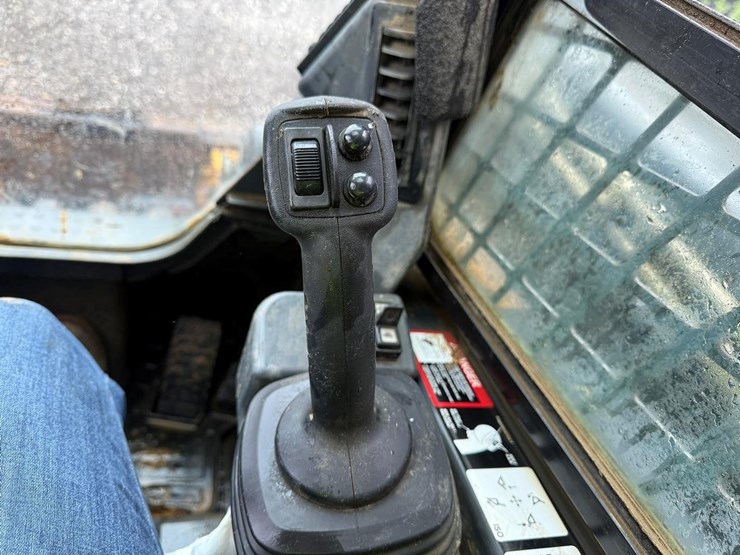 2018-deere-323e-image-20