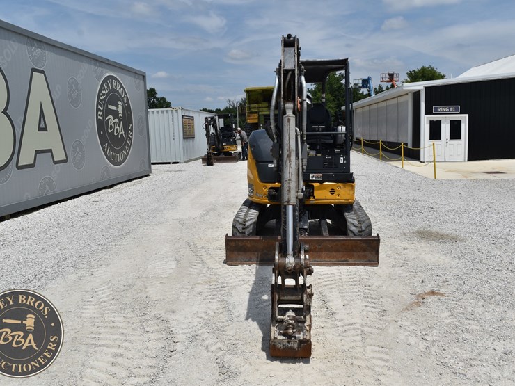 2020-deere-35g-image-8