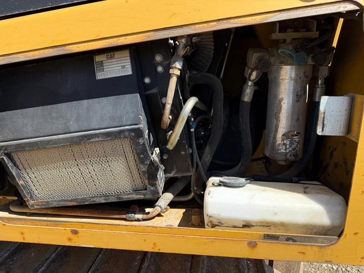 caterpillar-d3k-xl-image-20
