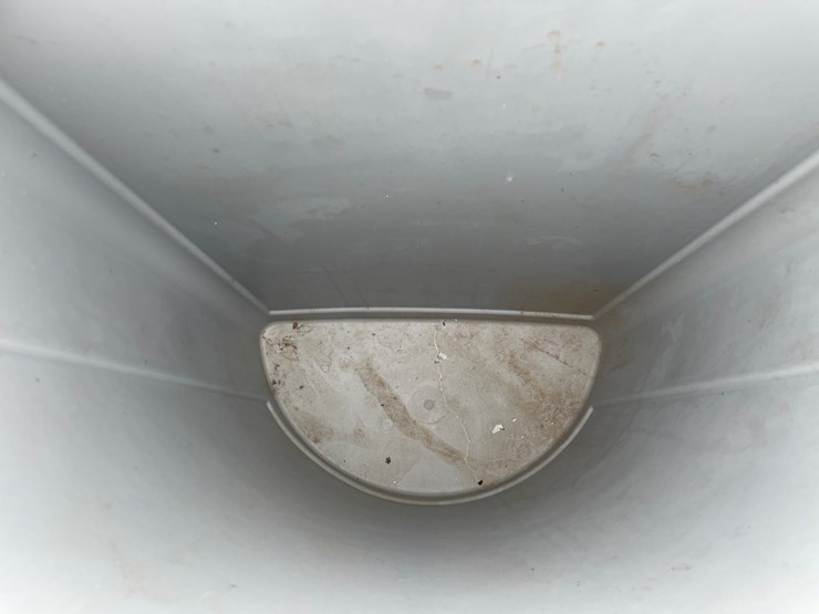 #3409-•-(2)-flush-wall-rubbermaid-recycling-bins-image-8