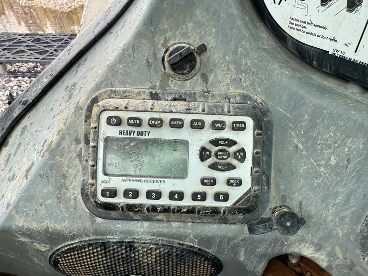 2020-bobcat-t595-image-21