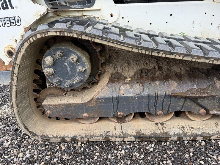 2015-bobcat-t650-image-13