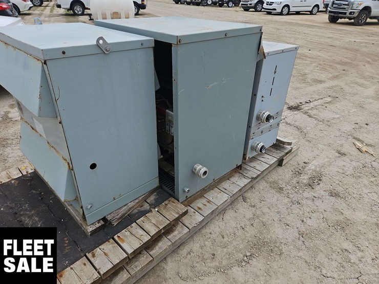 3-transformers-on-a-pallet-image-2