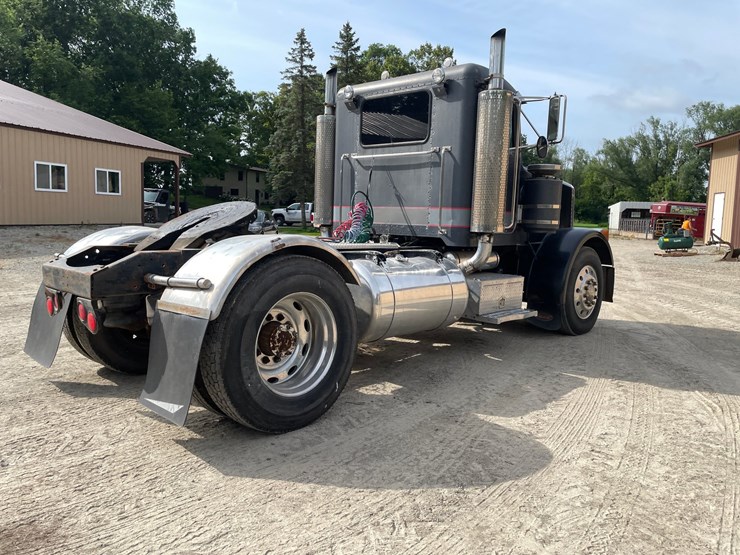 peterbilt-379-image-5