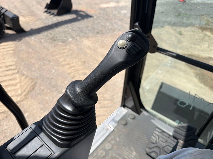 caterpillar-315-gc-image-33