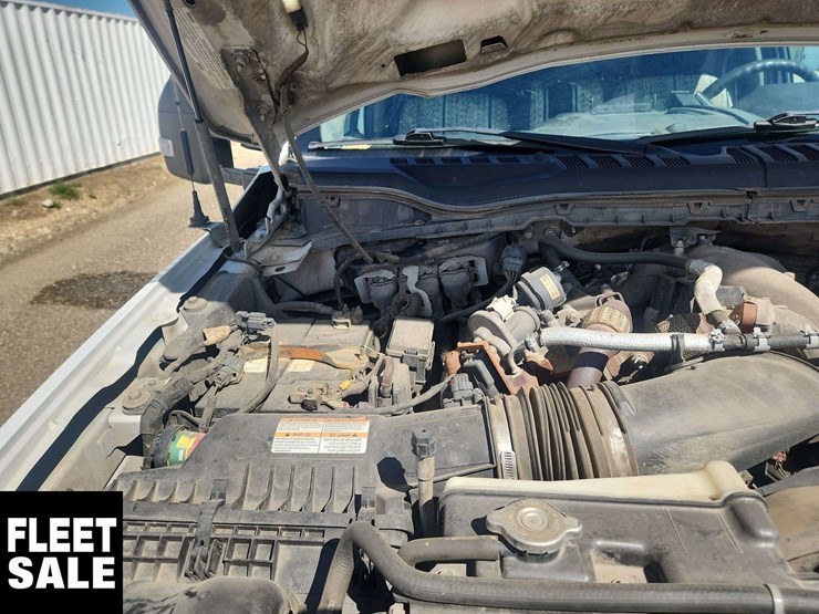 2021-ford-f550-image-30